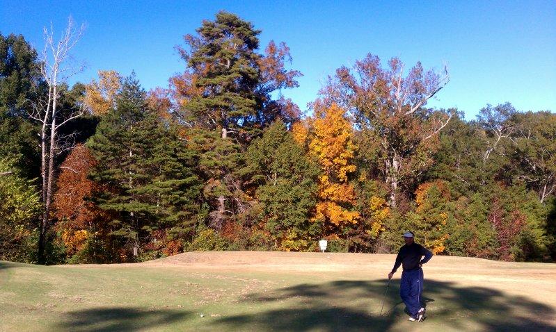2011-11-10-Craig-Snellgrove-on-Headland-Country-Club-Number-2-hole-with-fall-foliage-behind